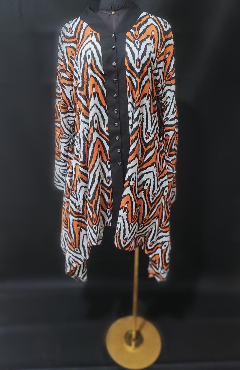 stunning short kimono dress, adorned with luxurious button