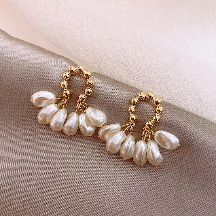 Female Baroque Pearl Earrings - melvincucci