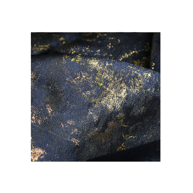 Blue Contrast Color Double-sided Jacquard Fabric Cutting