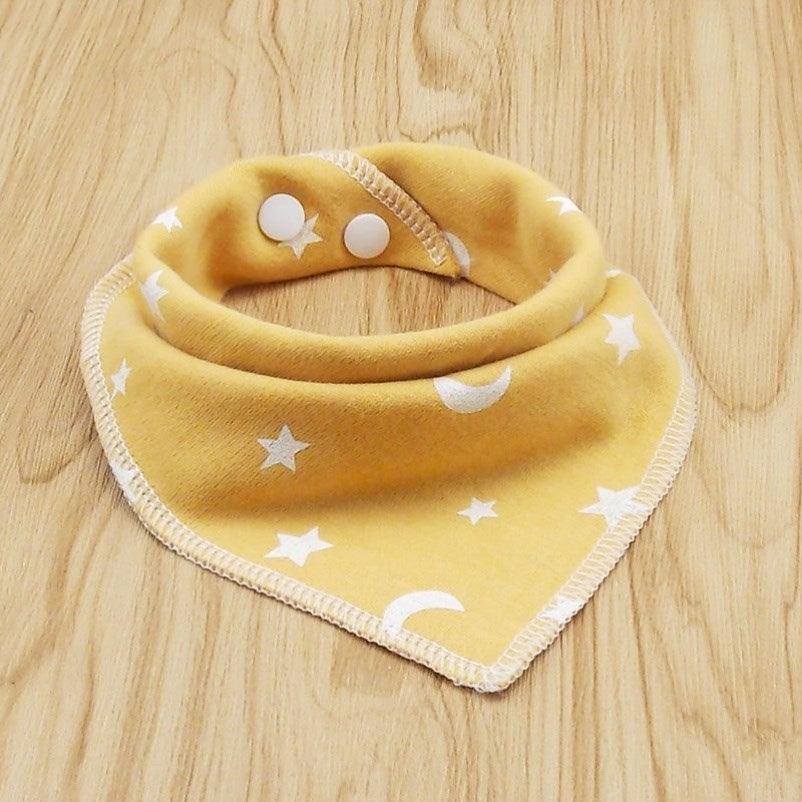 Cat and dog triangle scarf - melvincucci