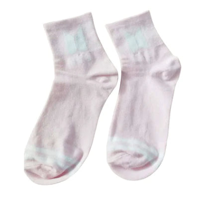Comfortable men and women in cotton socks - melvincucci