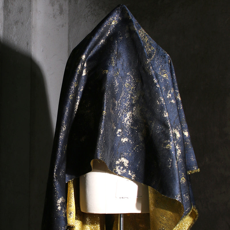 Blue Contrast Color Double-sided Jacquard Fabric Cutting