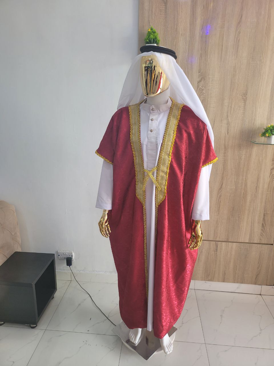 Stunning red bisht, paired with a classic jalabia and an authentic Arab scarf
