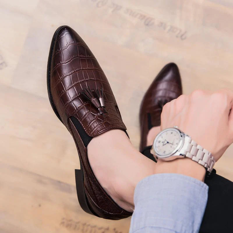 Pointed leather shoes for men - melvincucci