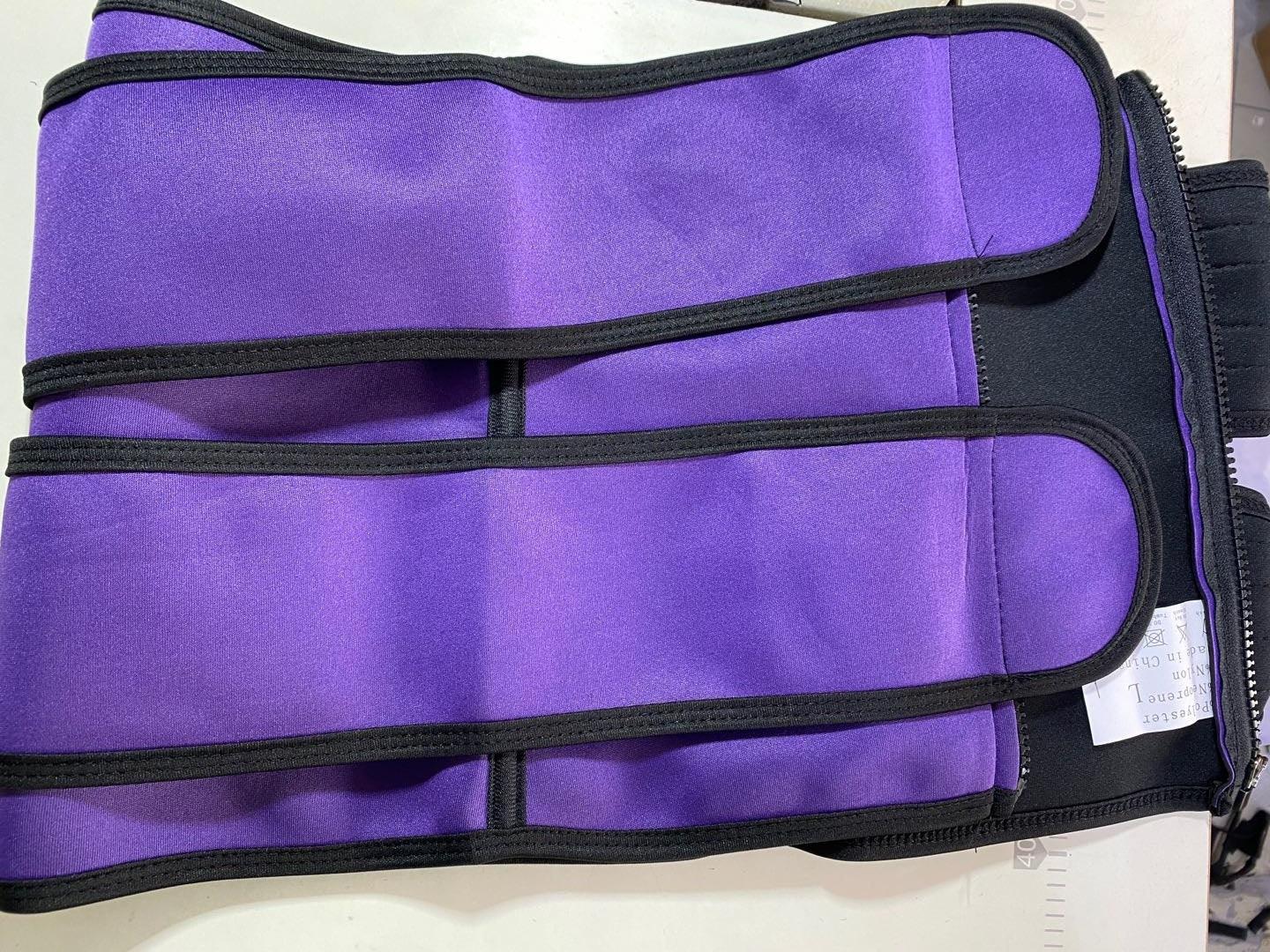 The Sports Tuck Belts Can Be Adjusted With Three Rows Of Buckle Belts - melvincucci