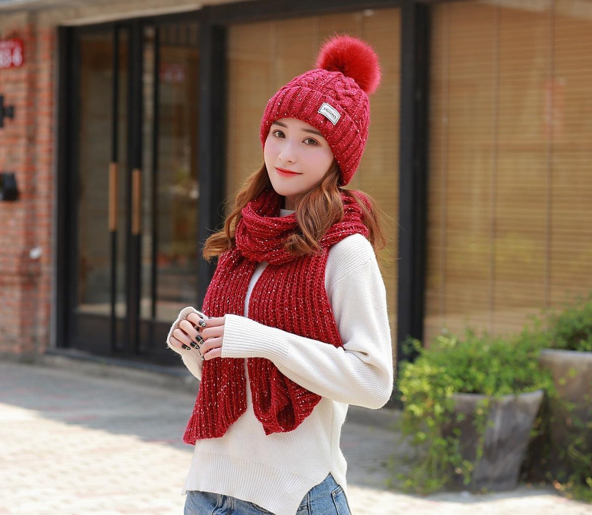 Women knitting wool hat and long scarf - melvincucci