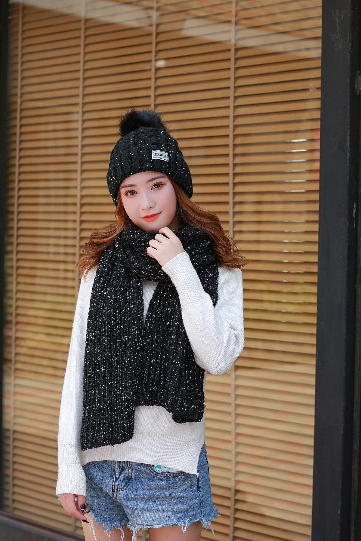 Women knitting wool hat and long scarf - melvincucci