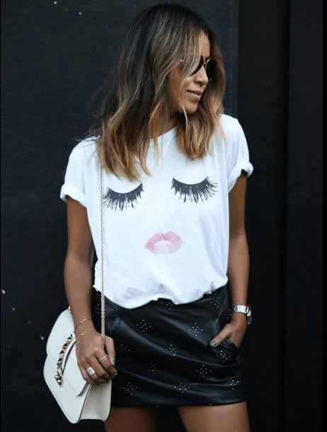 Women T shirt Kiss Lips - melvincucci